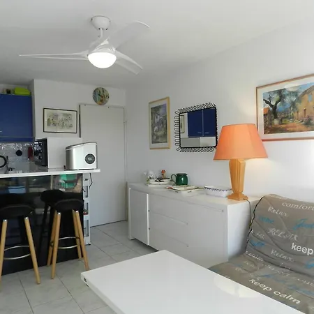 Le Lavandou, 2 Pieces, 4 Personnes - Fr-1-251-647 Apartment Le Lavandou